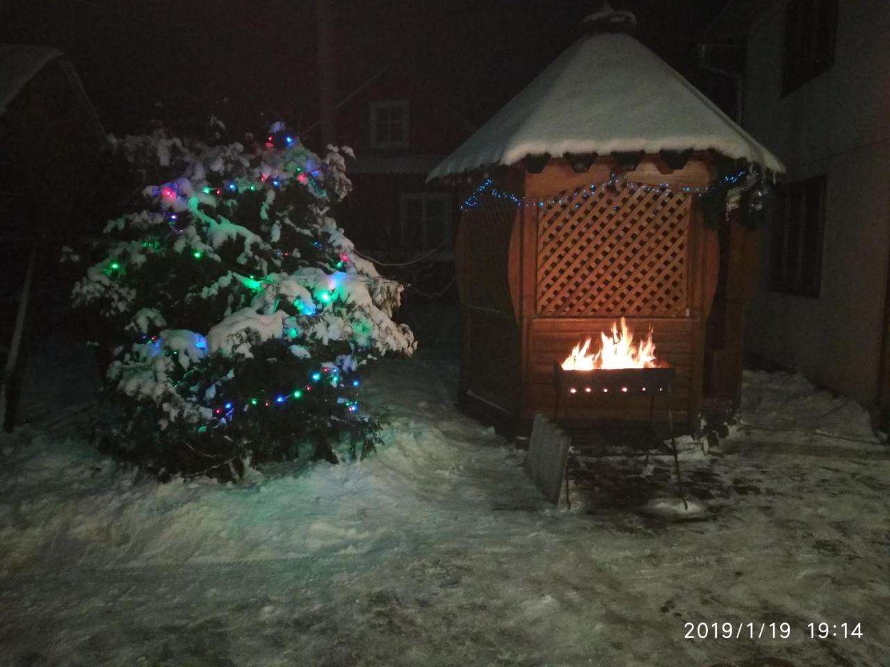 Shelter Pid Lypamy Villa Mikulicsin Kültér fotó